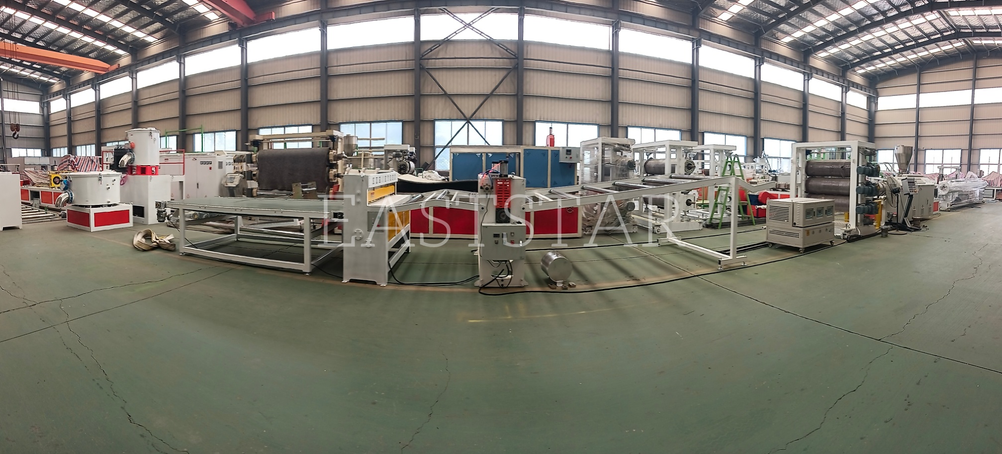 PVC lemez extrudálás gyártósor: fejlett technológia a hatékony gyártás érdekében