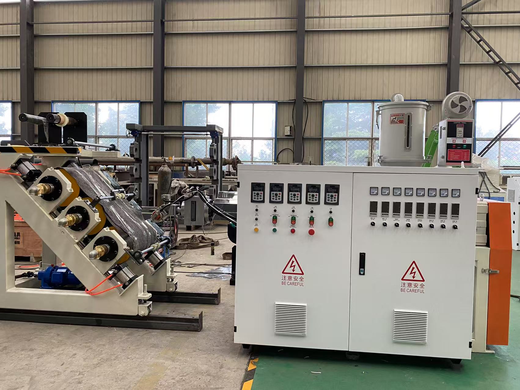 A QINGDAO EASTSTAR Advanced TPE Waterstop gyártósort szállít Indiába