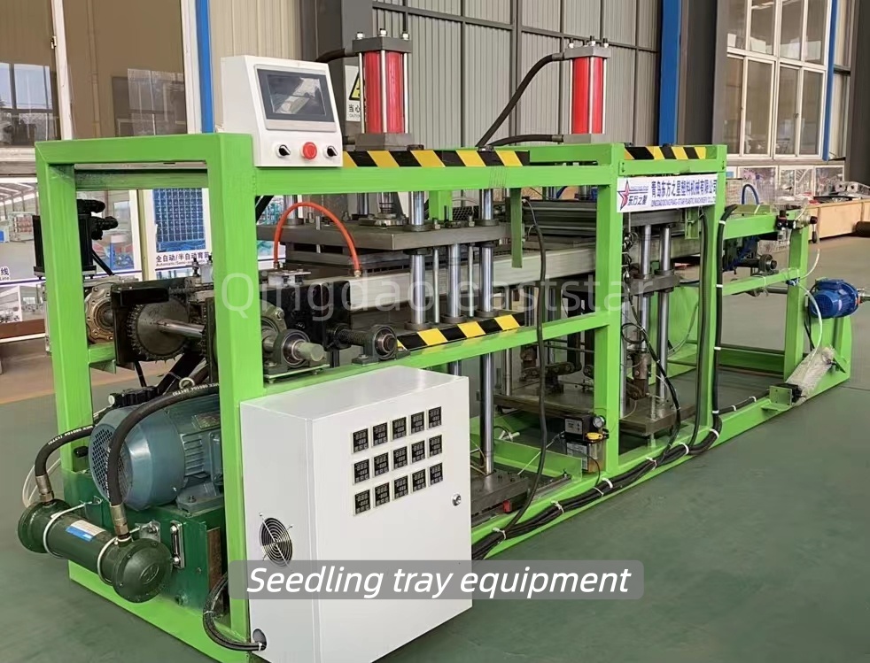 Indiai vásárlók meglátogatják a palántatálcát és a gyökérszabályzó berendezéseket, és megvitatják a modern mezőgazdasági telepítési megoldásokat