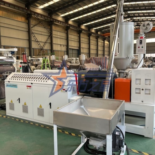 A pellettől a tökéletes fogásig: TPE csúszásgátló szőnyeg gyártósor